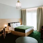 Septembar Hotel 4*