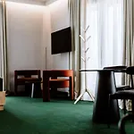 Septembar Hotel 4*
