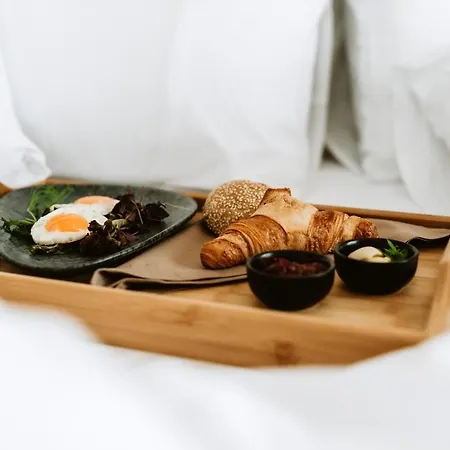 Septembar Hotel 4*