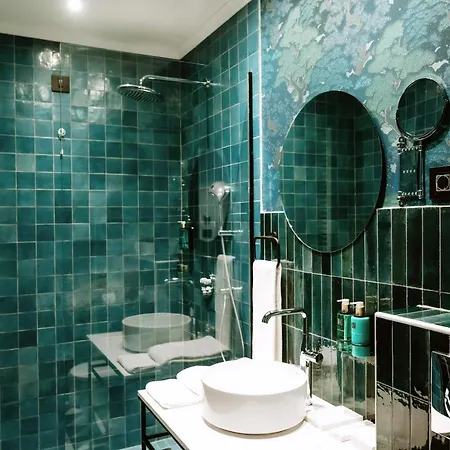 Septembar Hotel 4*